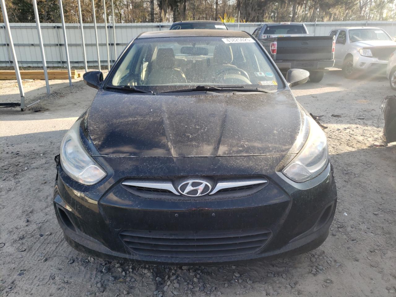2013 Hyundai Accent - Image 5