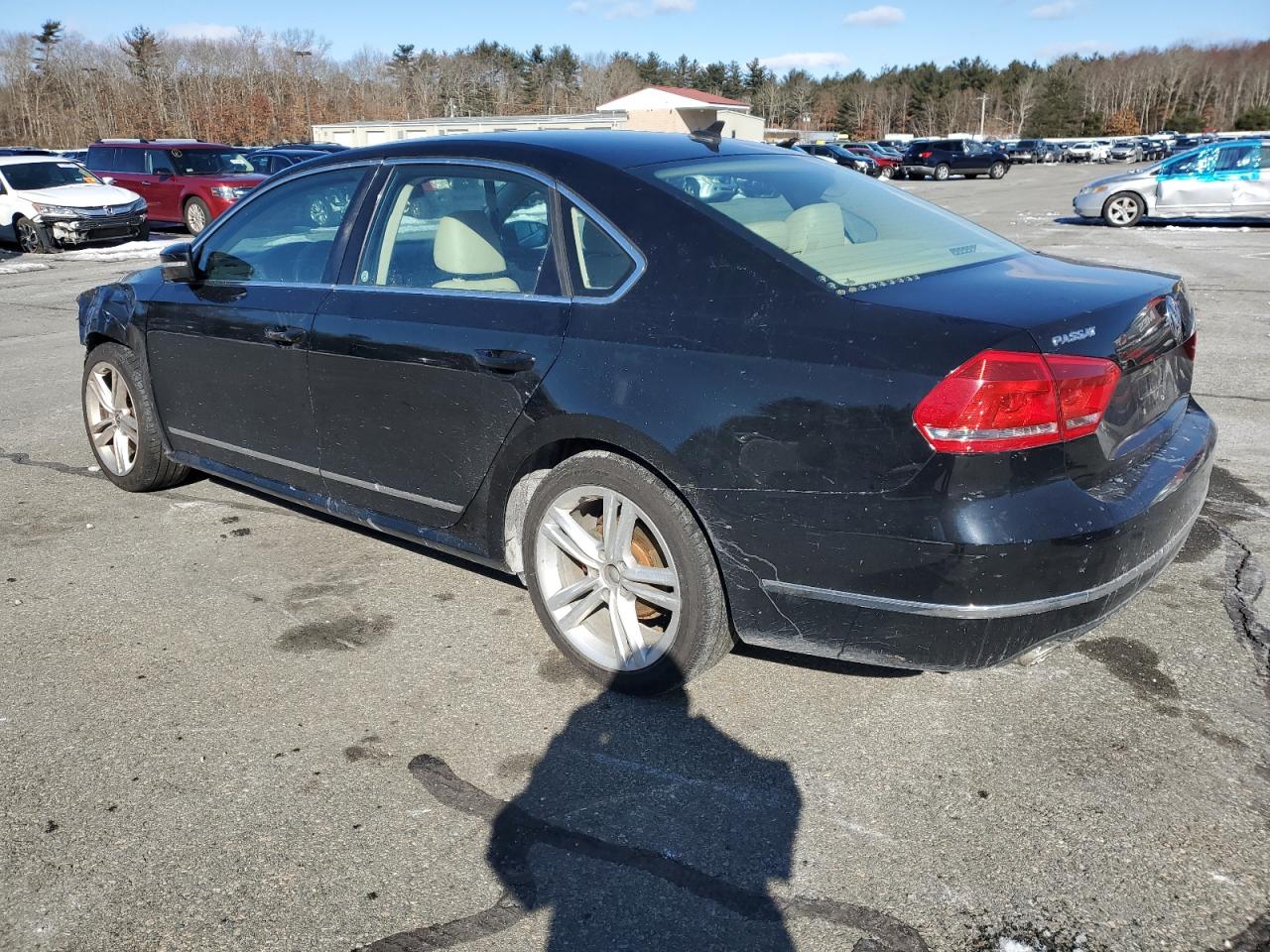 2014 Volkswagen Passat - Image 2