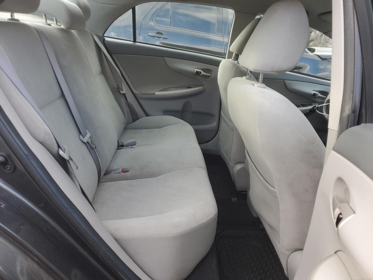 2010 Toyota Corolla - Image 10