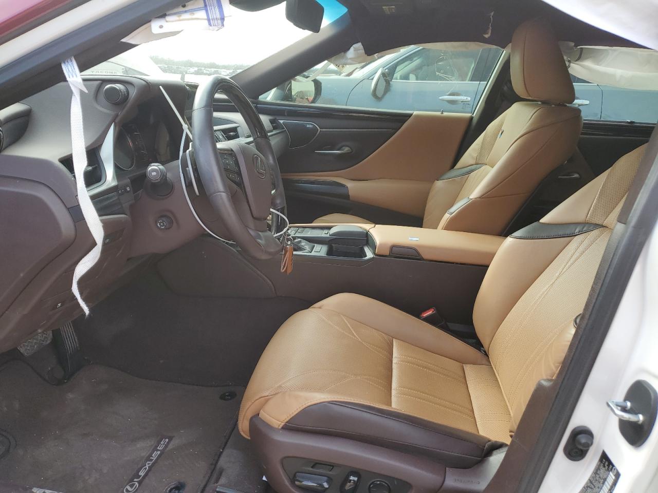 2020 Lexus ES - Image 7