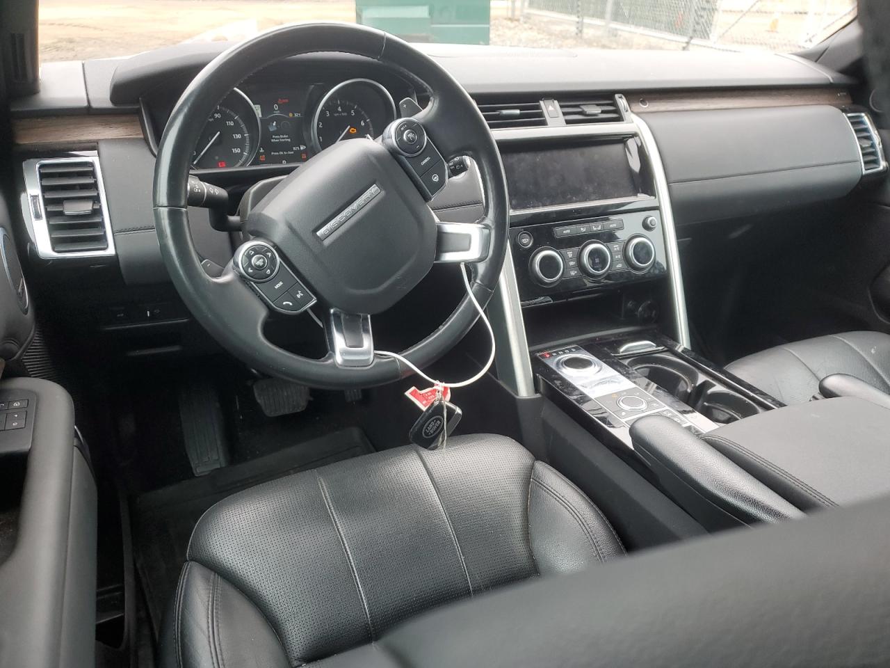 2017 Land Rover Discovery - Image 8