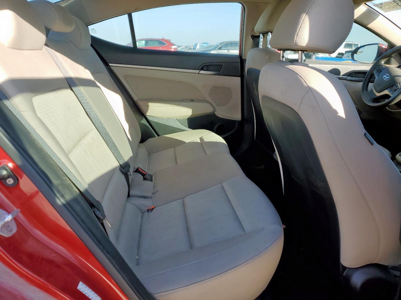 2017 Hyundai Elantra - Image 10