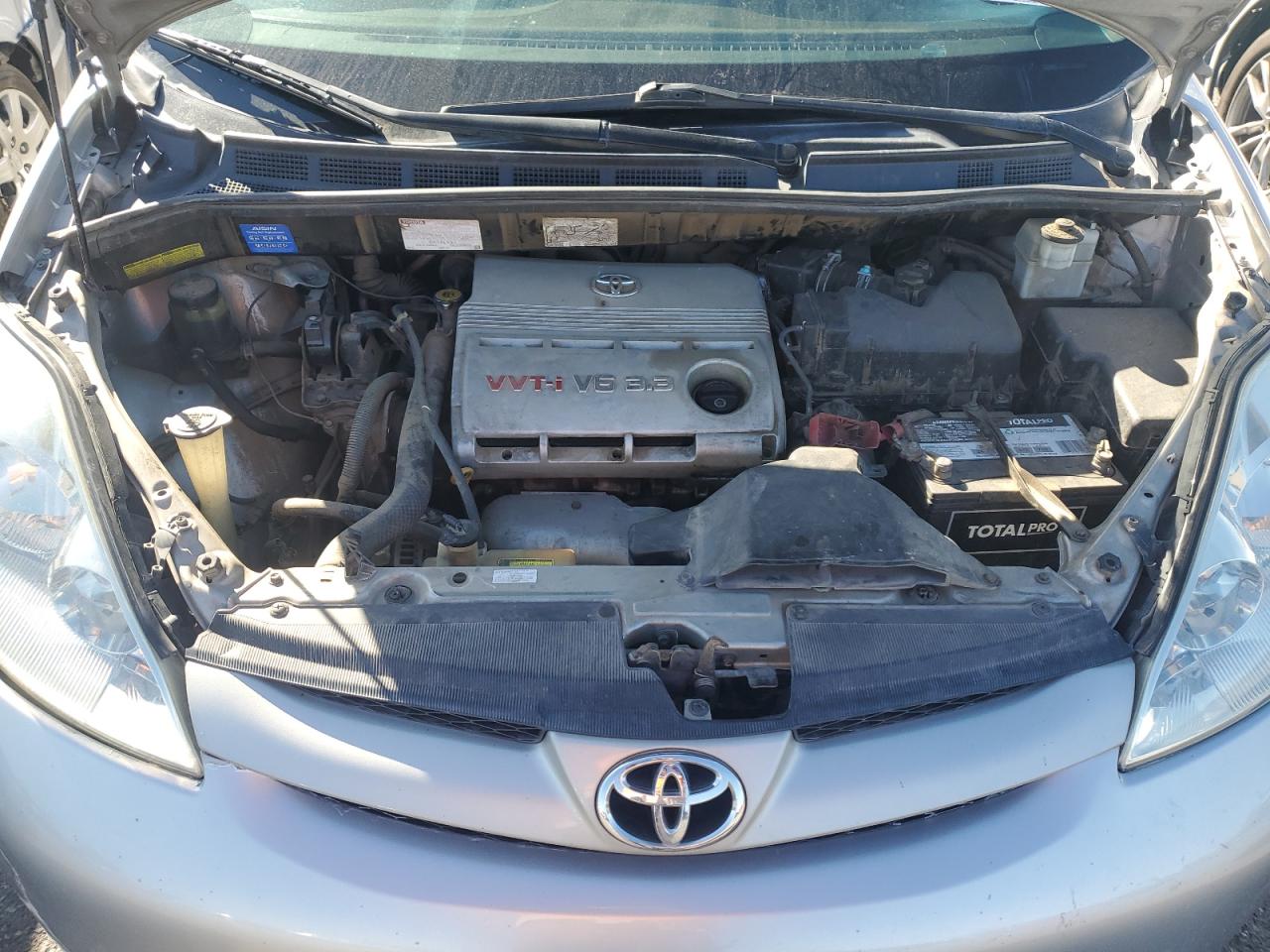 2006 Toyota Sienna - Image 12