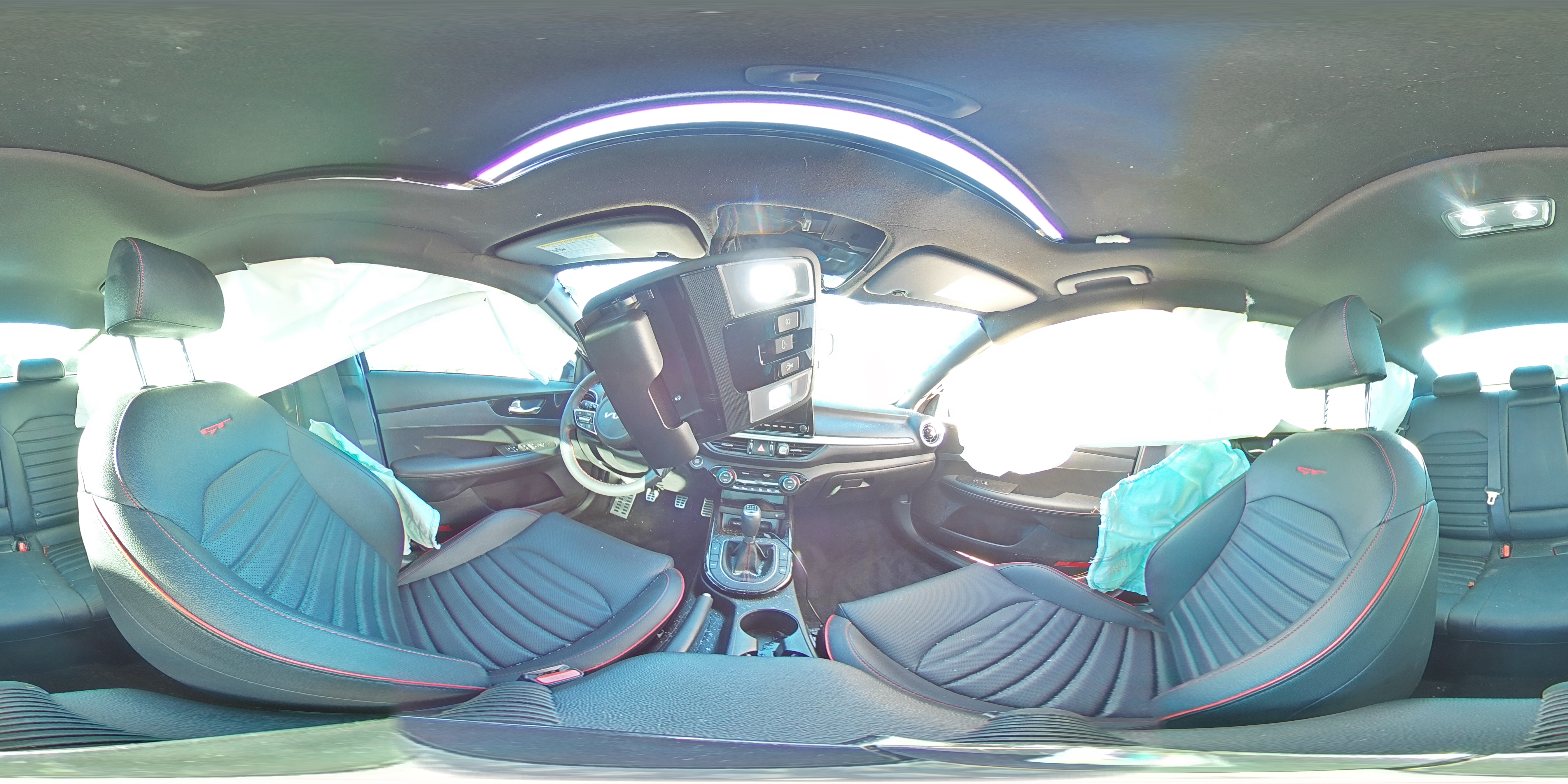 2024 Kia Forte - Image 13
