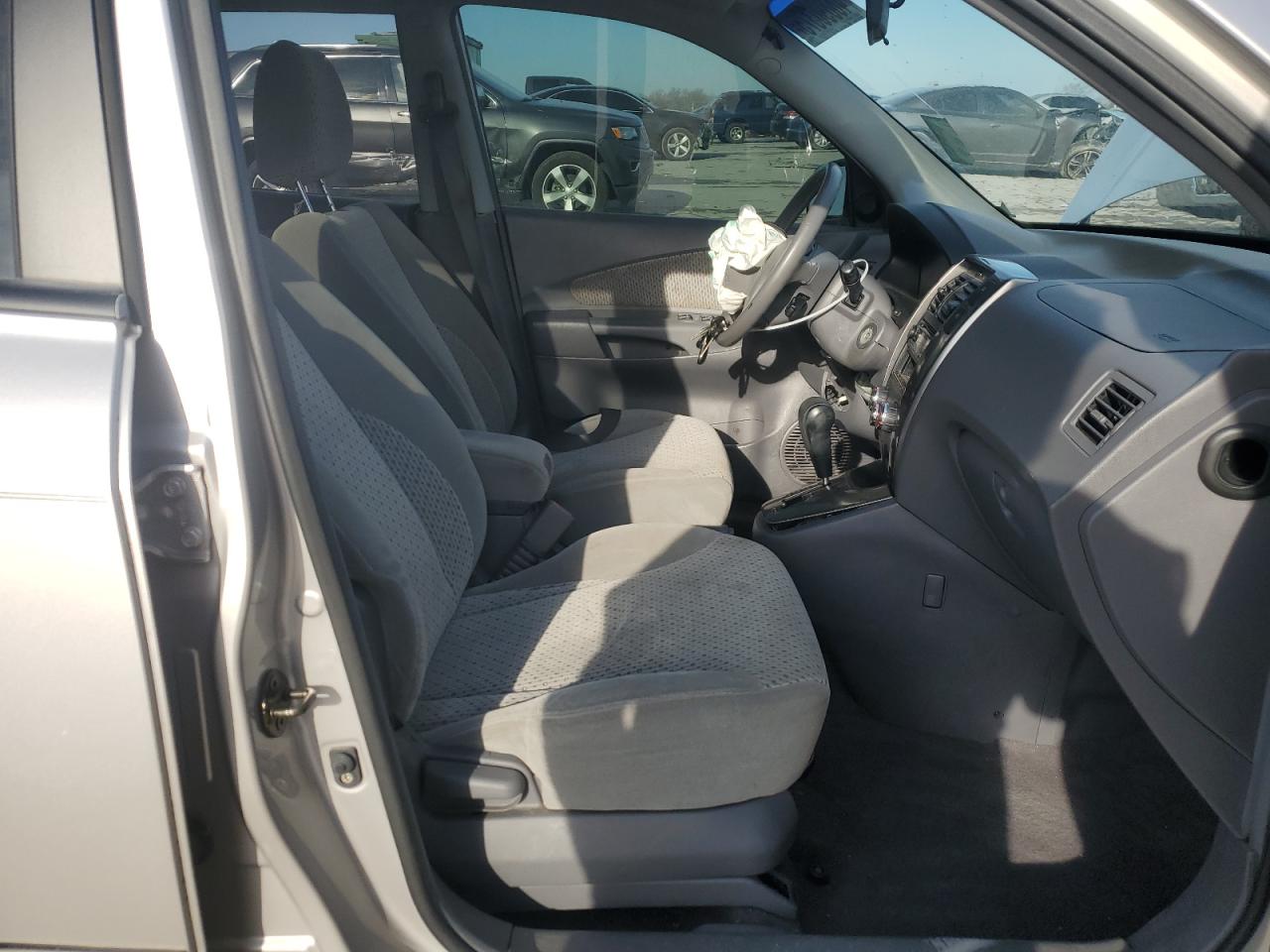 2005 Hyundai Tucson - Image 7