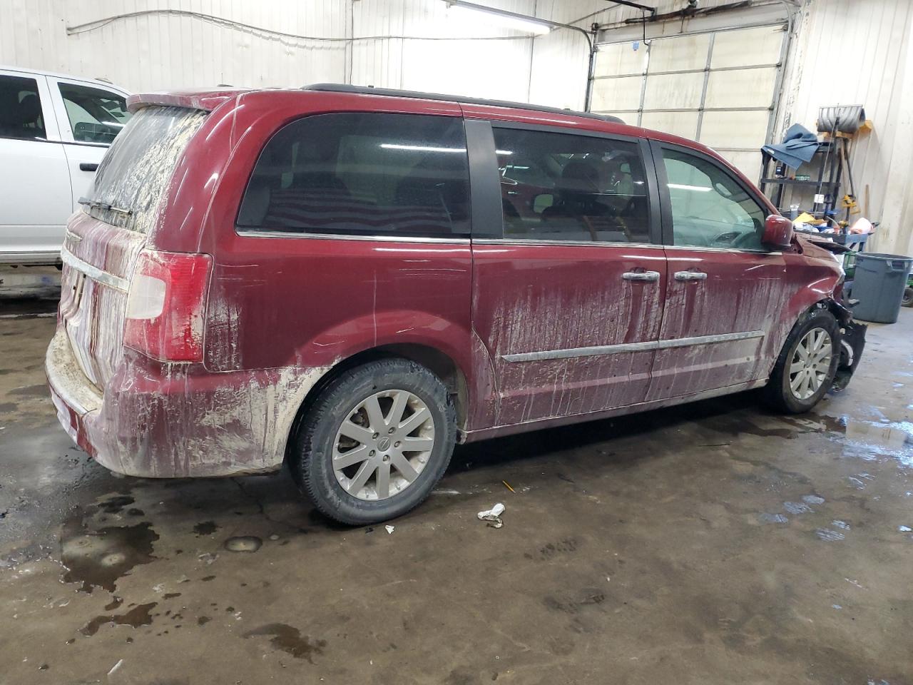 2015 Chrysler Town & Country - Image 3
