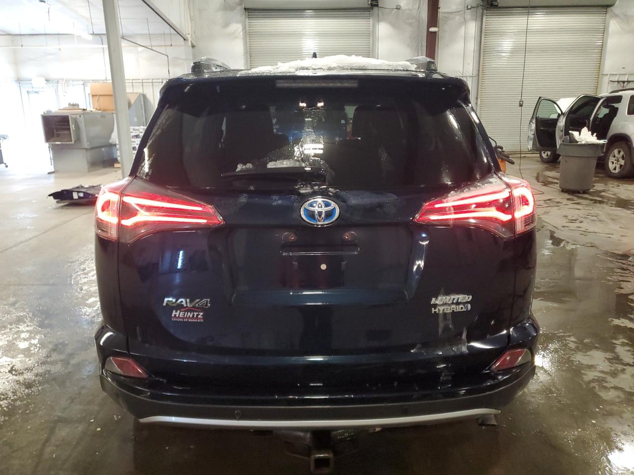 2017 Toyota RAV 4 - Image 6