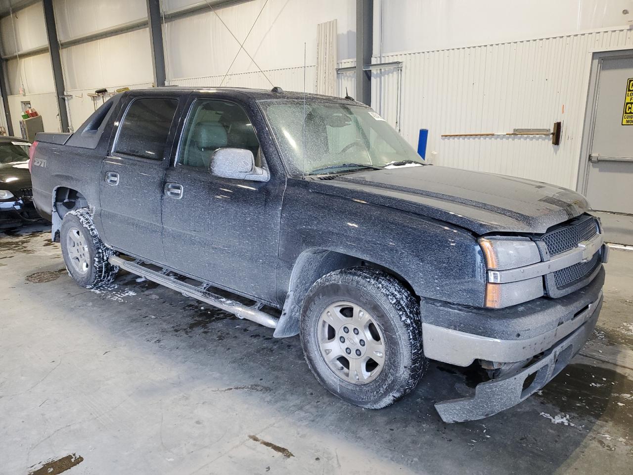 2004 Chevrolet Avalanche - Image 4