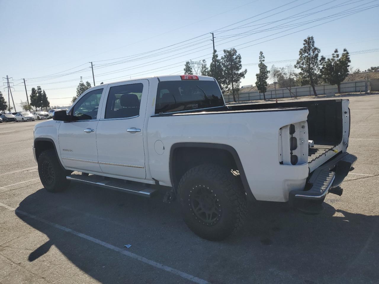 2018 GMC Sierra - Image 2