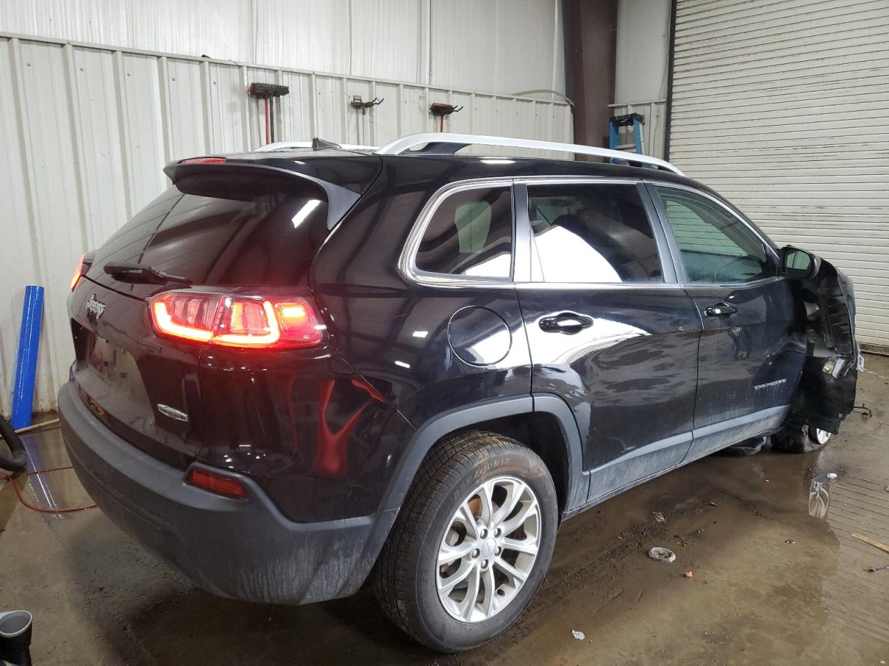 2019 Jeep Grand Cherokee - Image 3