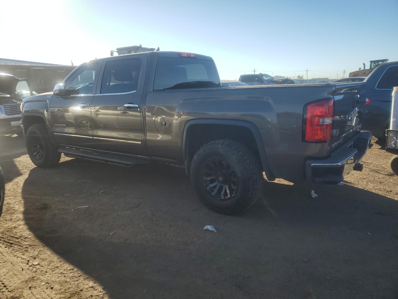 2014 GMC Sierra - Image 2