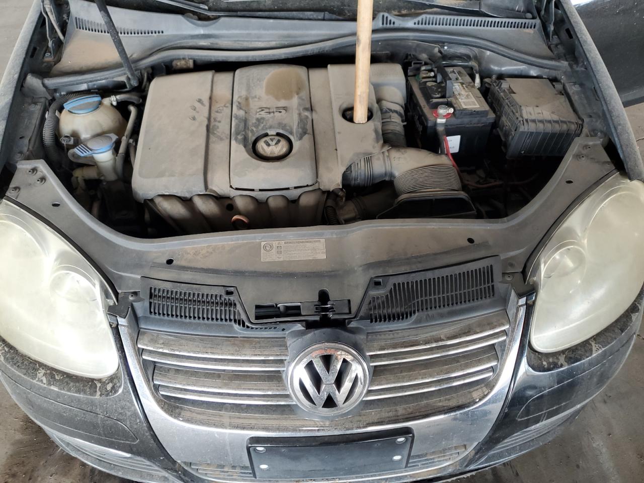 2010 Volkswagen Jetta - Image 11