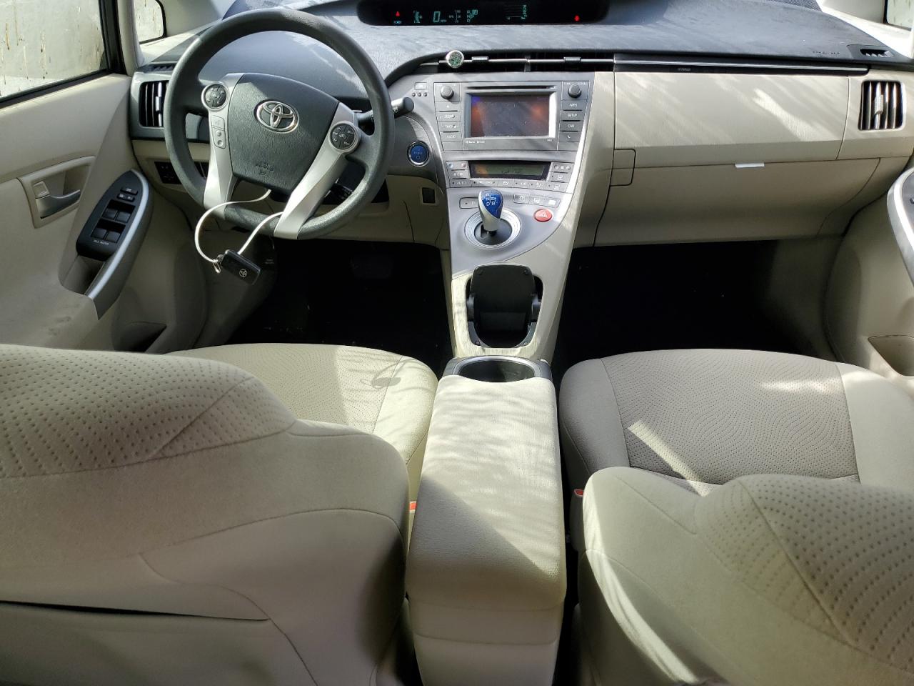 2015 Toyota Prius - Image 8