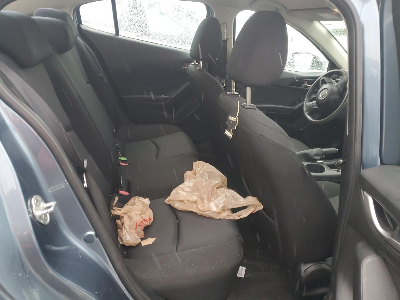 2014 Mazda 3 - Image 10