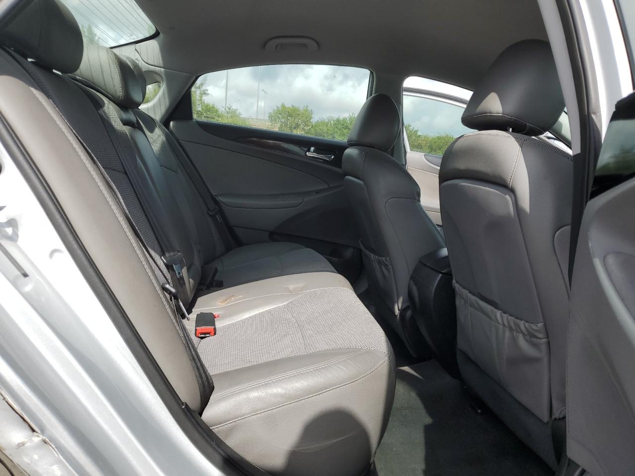 2014 Hyundai Sonata - Image 10