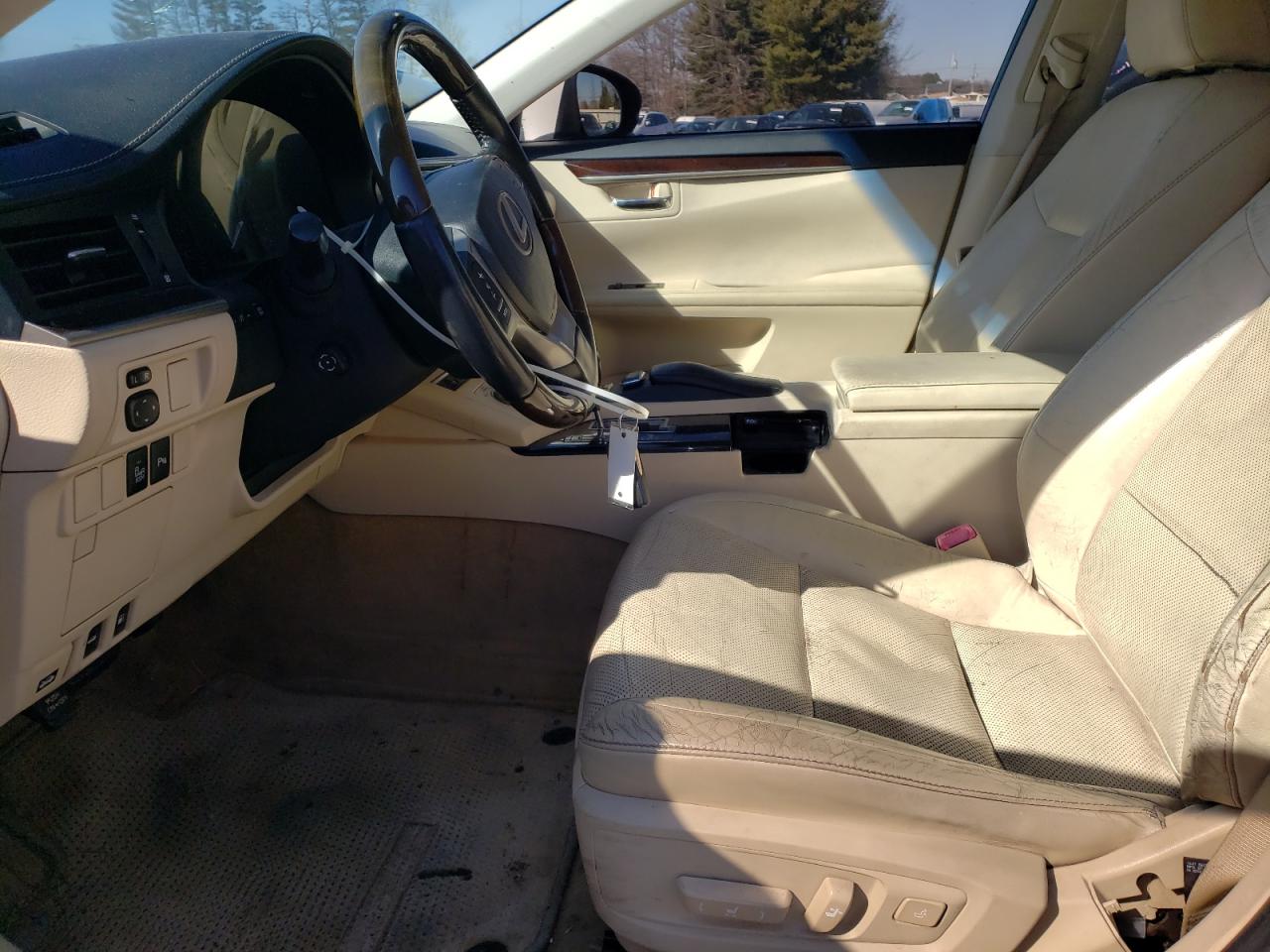 2013 Lexus ES - Image 7