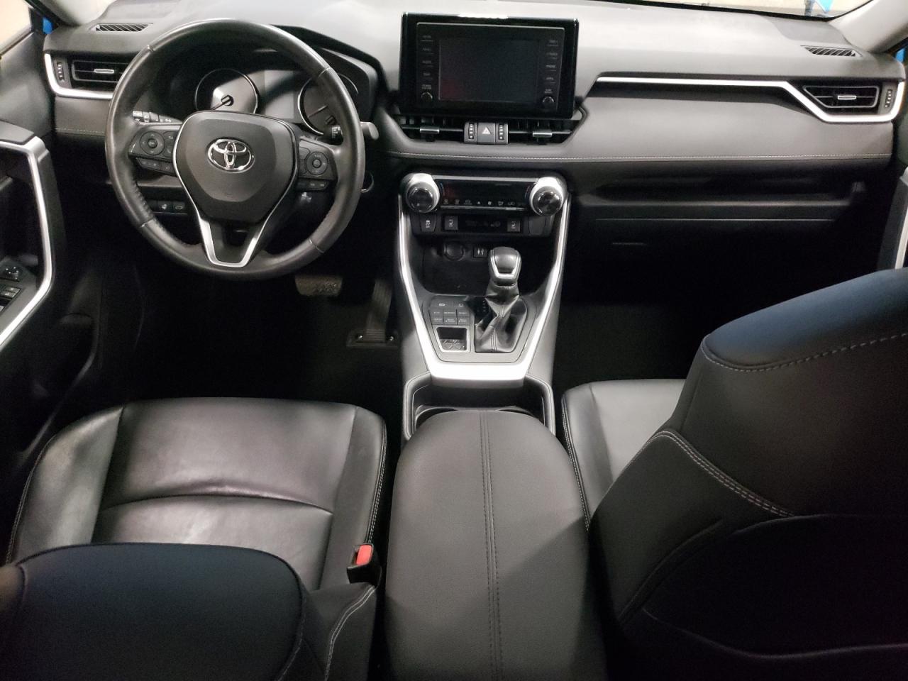 2019 Toyota RAV 4 - Image 8