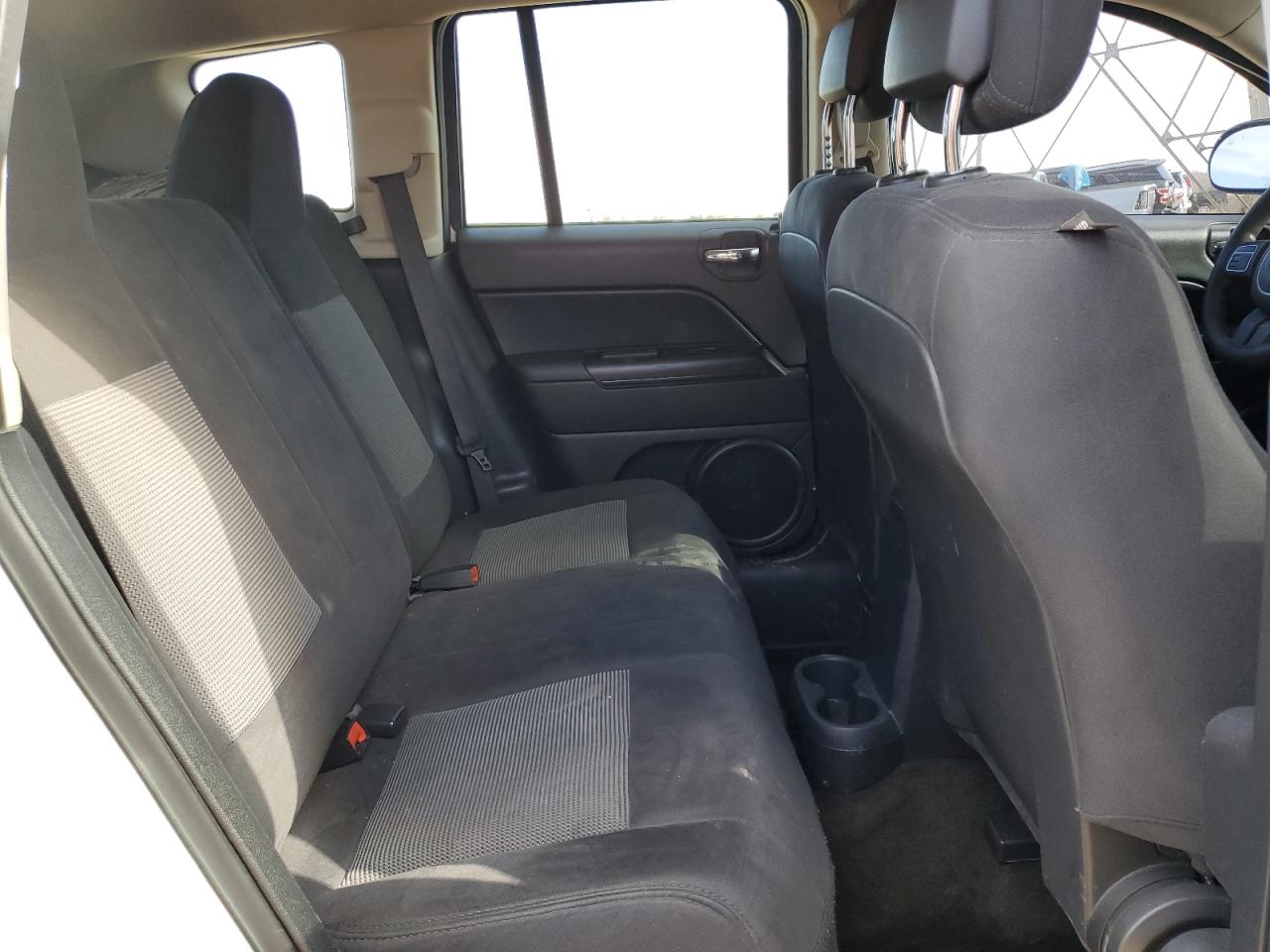 2015 Jeep Compass - Image 11