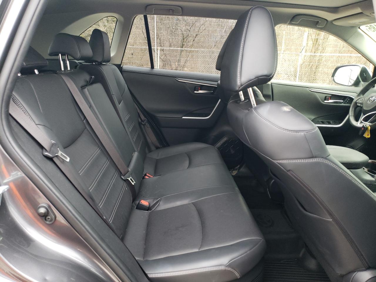 2020 Toyota RAV 4 - Image 11