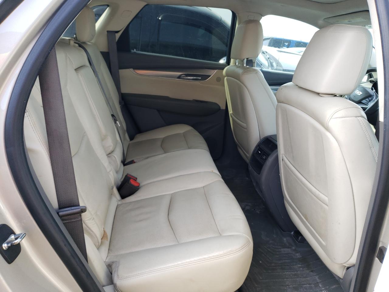 2017 Cadillac XT5 - Image 11