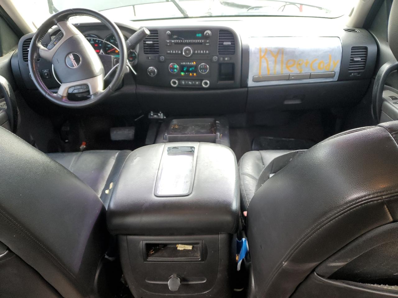2011 GMC Sierra - Image 8