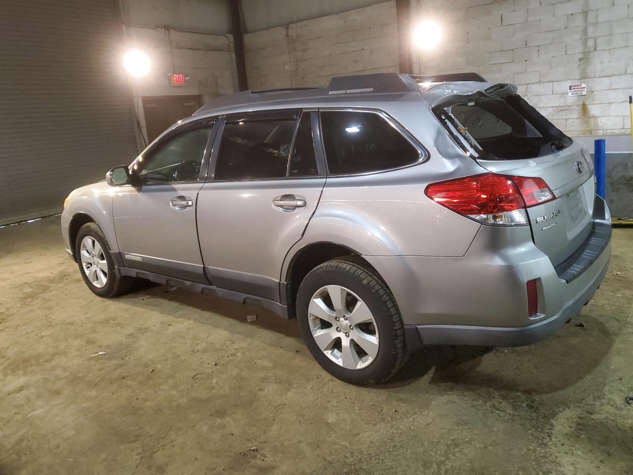 2010 Subaru Outback - Image 2