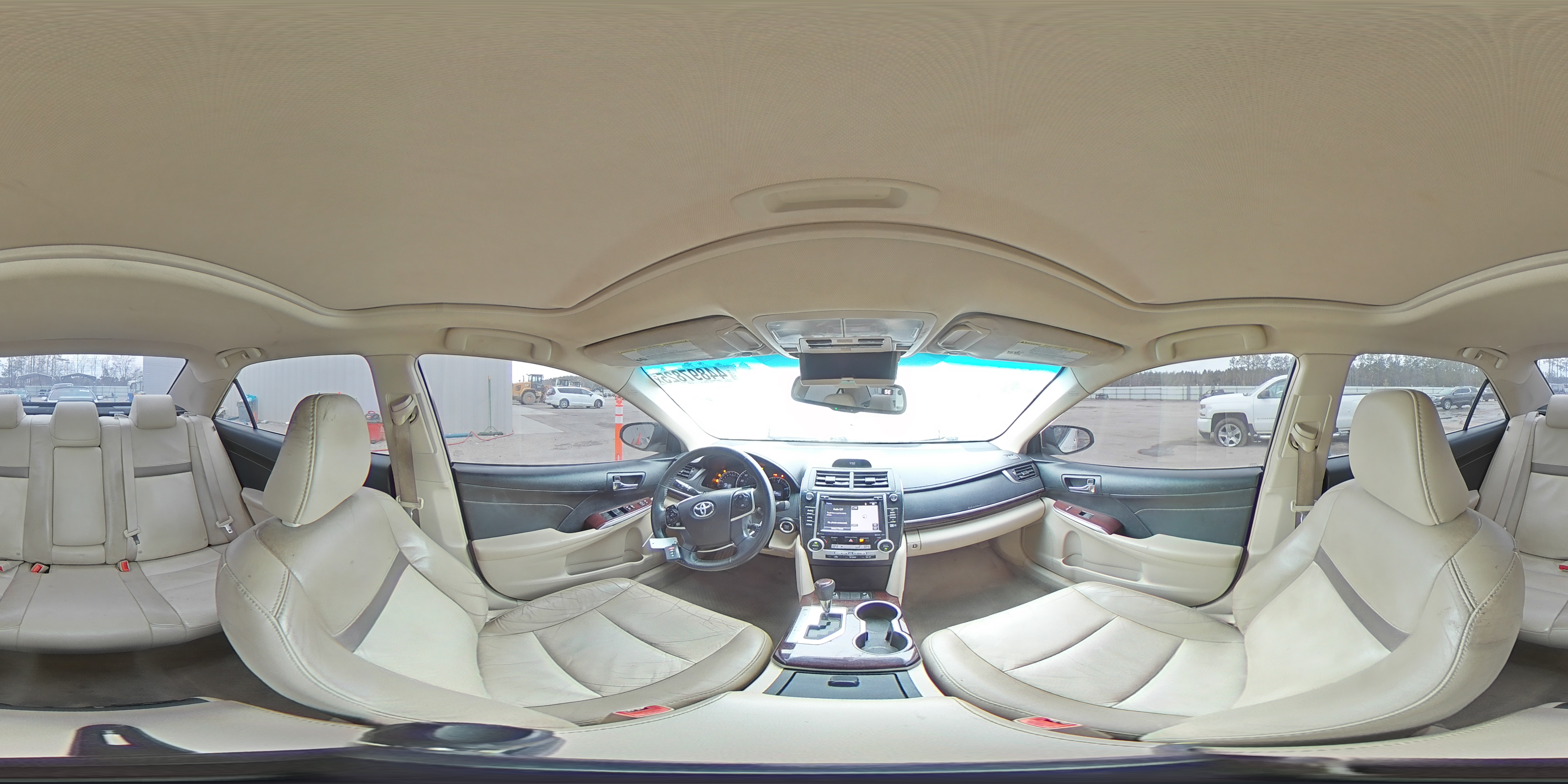 2014 Toyota Camry - Image 15