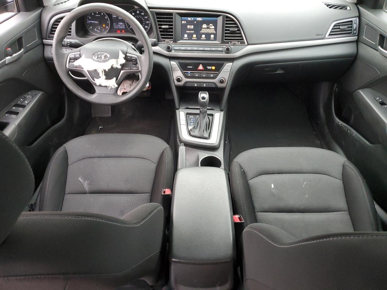 2018 Hyundai Elantra - Image 8