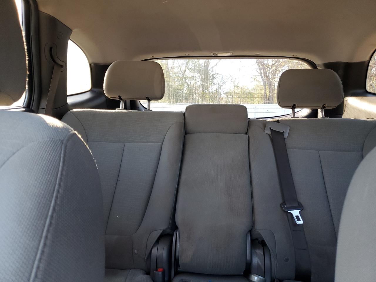 2010 Hyundai Santa Fe - Image 10