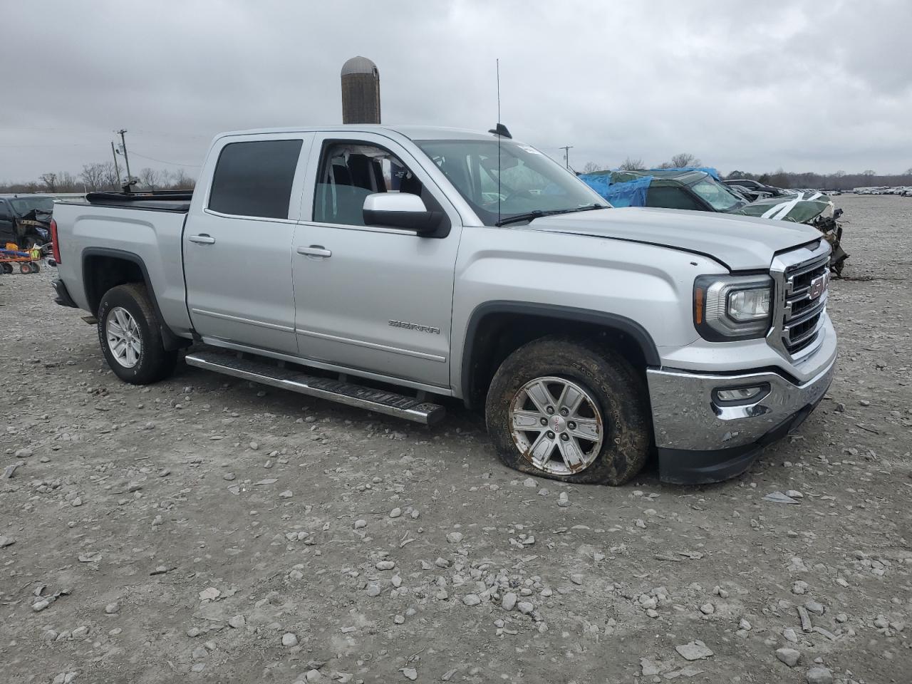 2017 GMC Sierra - Image 4