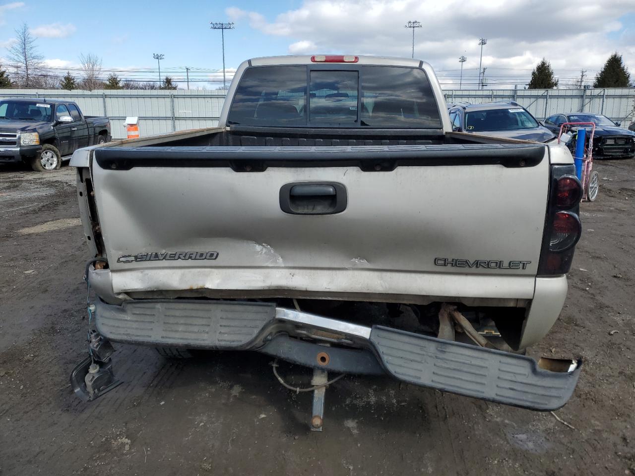 2005 Chevrolet Silverado - Image 6