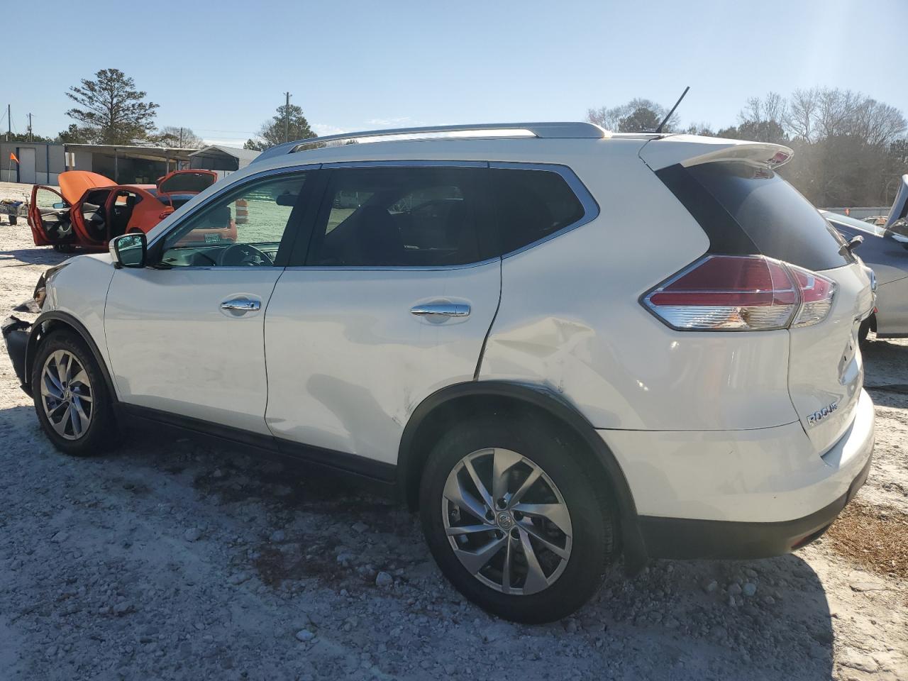2015 Nissan Rogue - Image 2