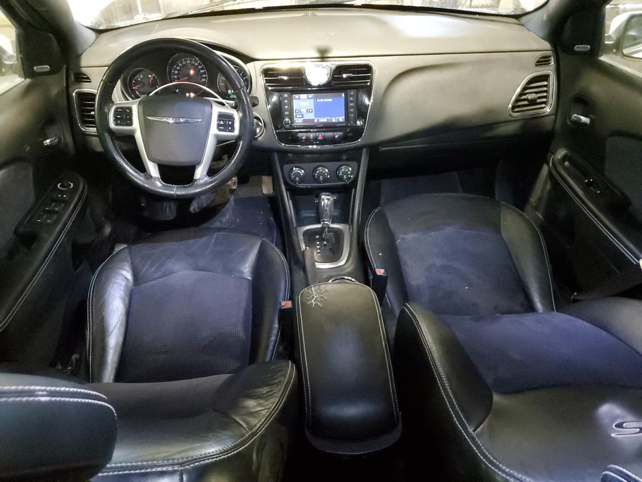 2011 Chrysler 200 - Image 8