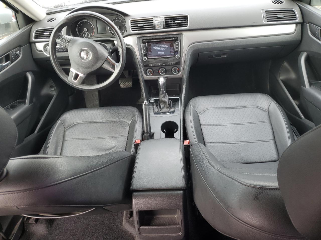 2015 Volkswagen Passat - Image 8