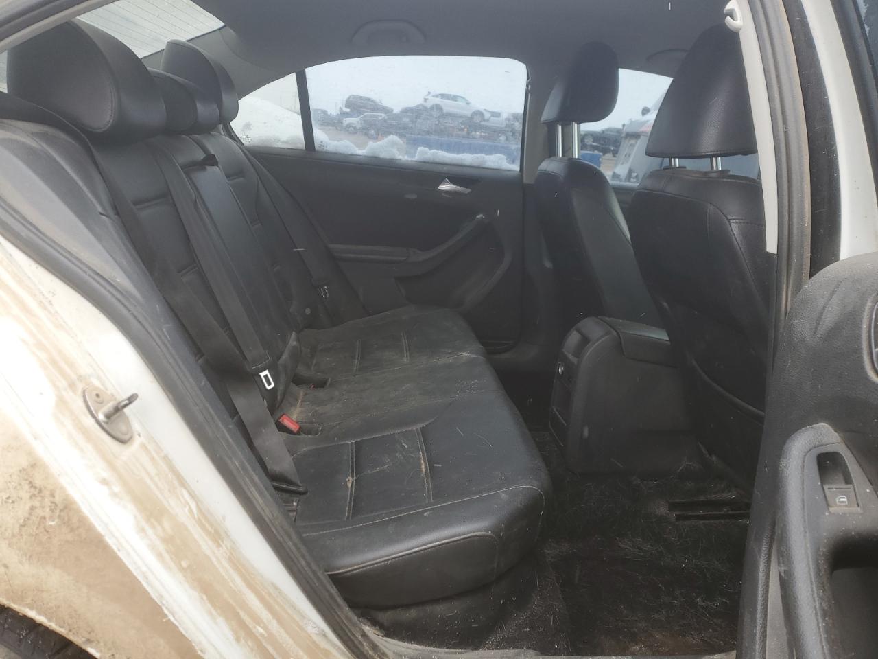 2014 Volkswagen Jetta - Image 10
