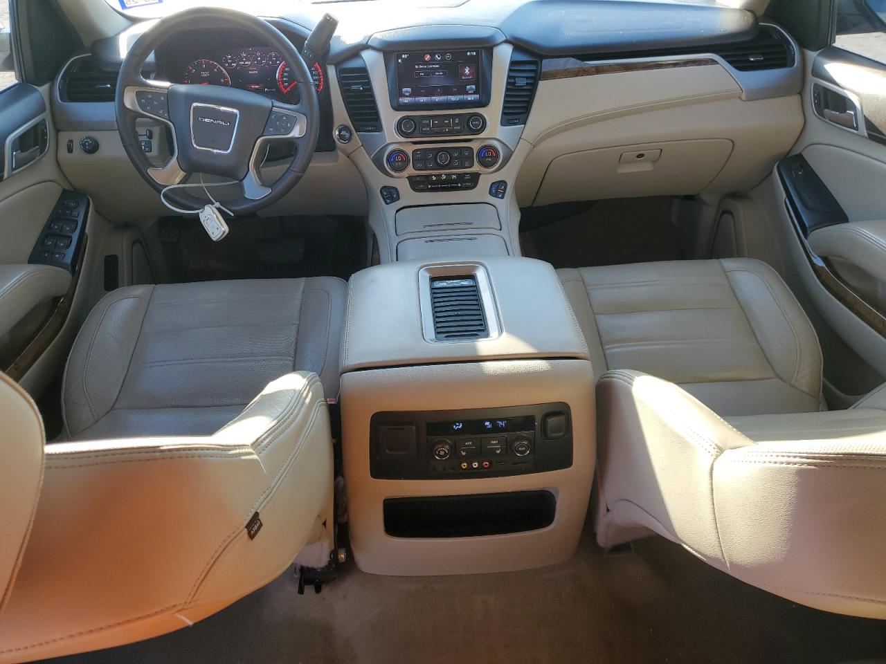2015 GMC Yukon - Image 8