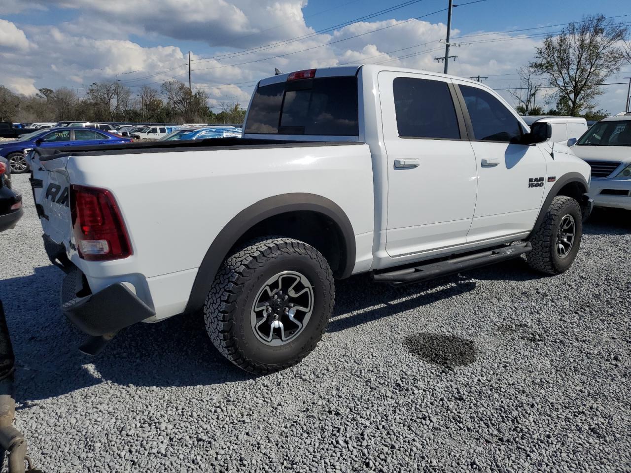 2016 RAM 1500 - Image 3