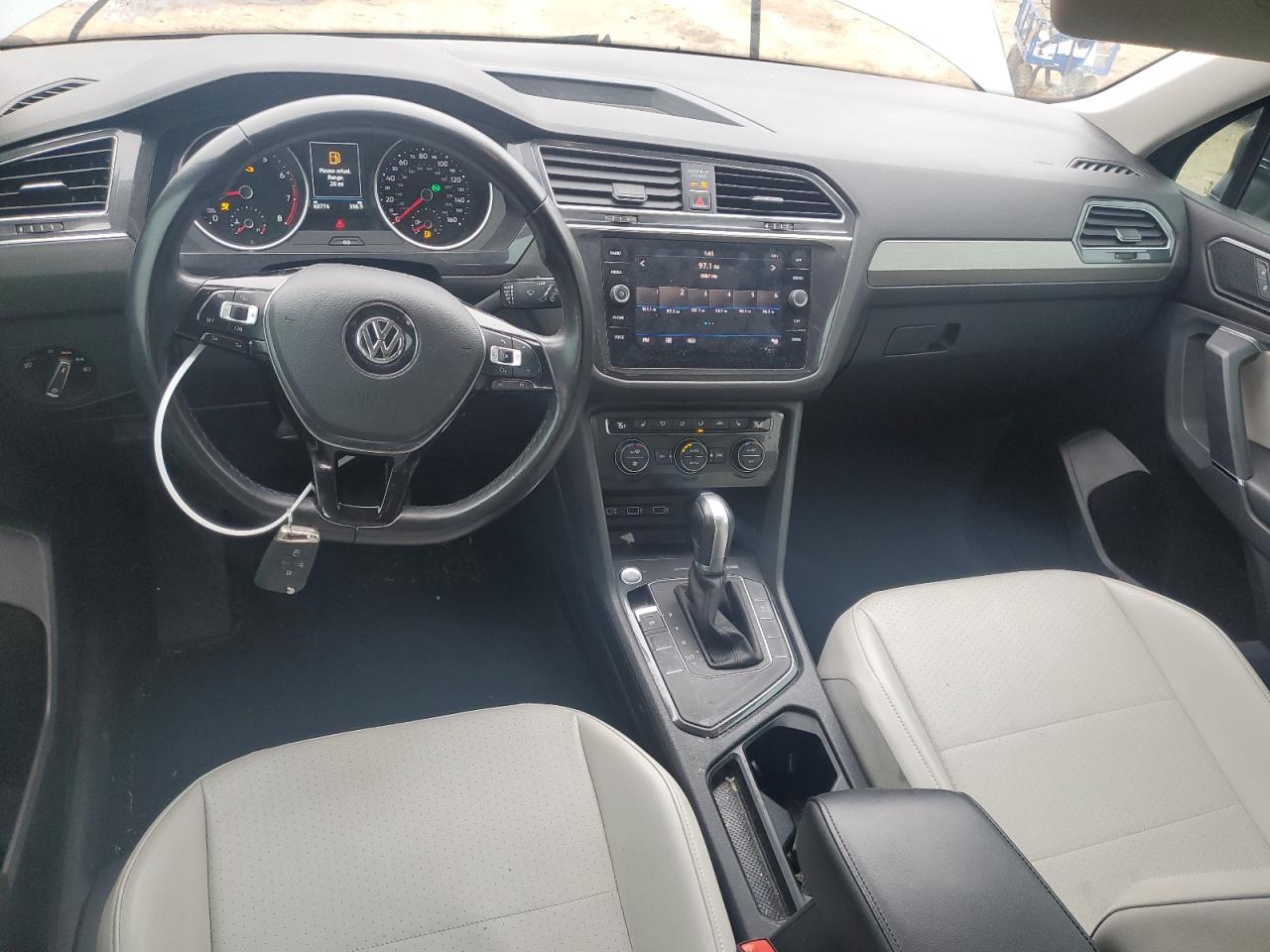 2018 Volkswagen Tiguan - Image 8
