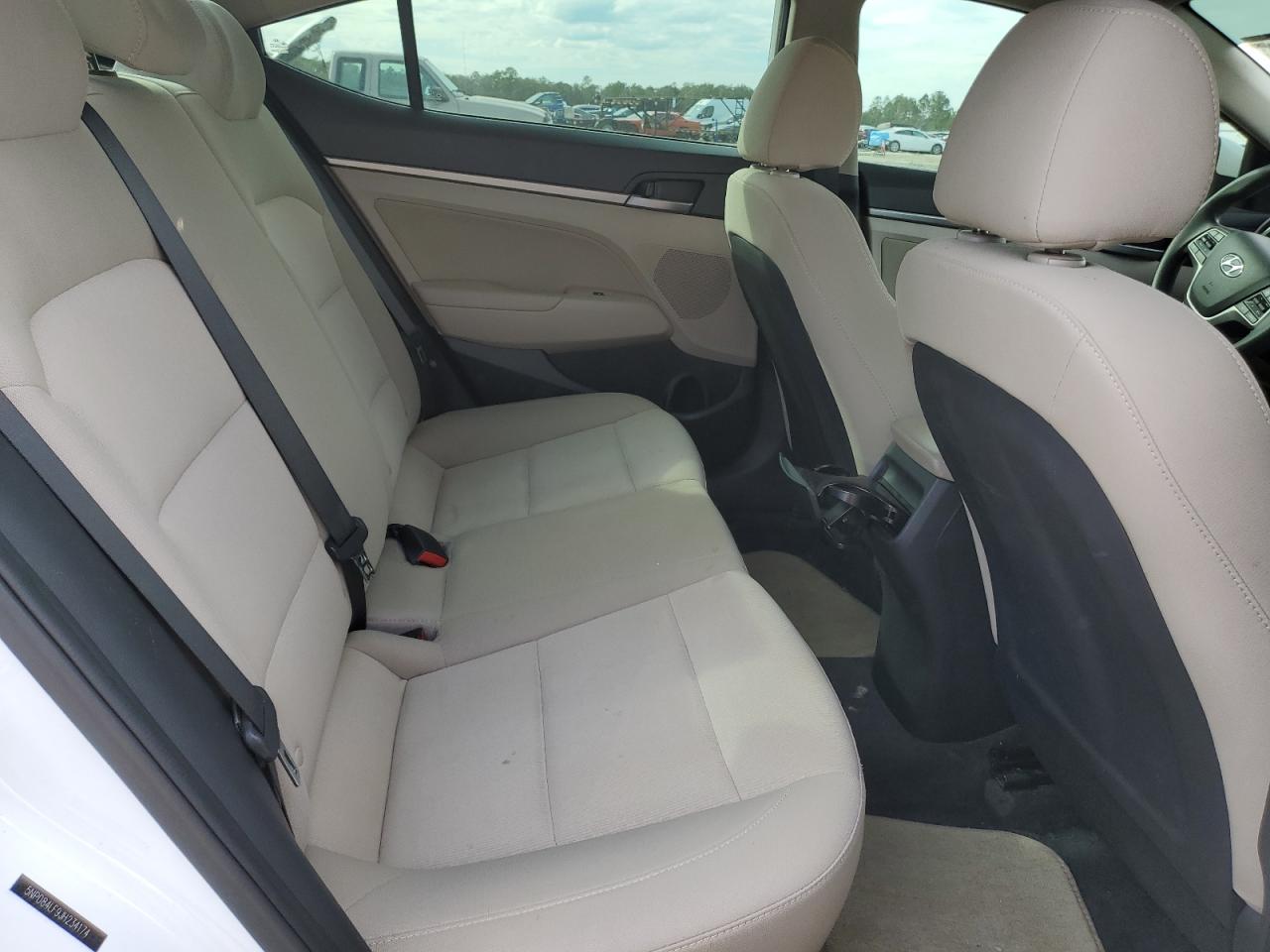 2018 Hyundai Elantra - Image 10