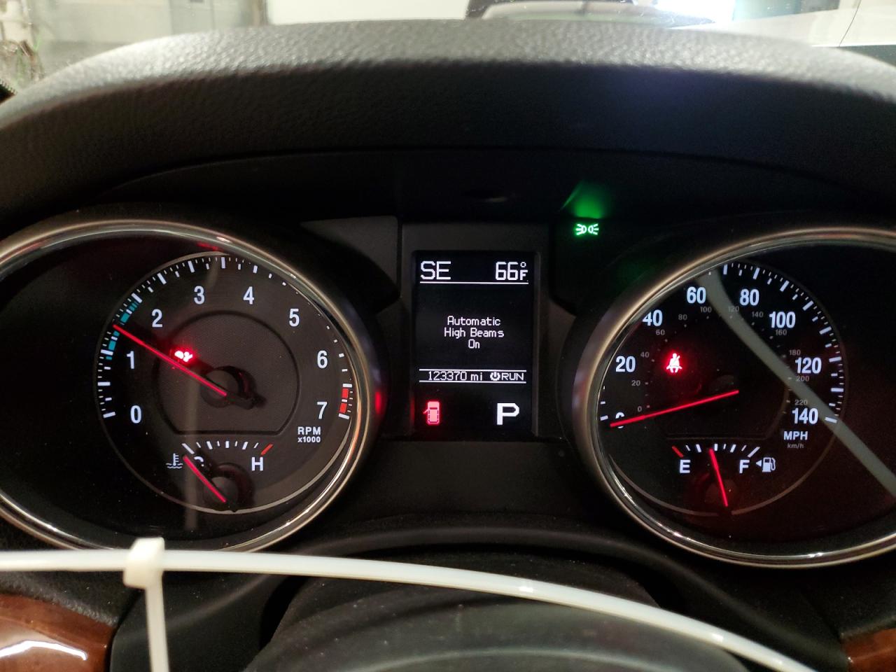 2011 Jeep Grand Cherokee - Image 9