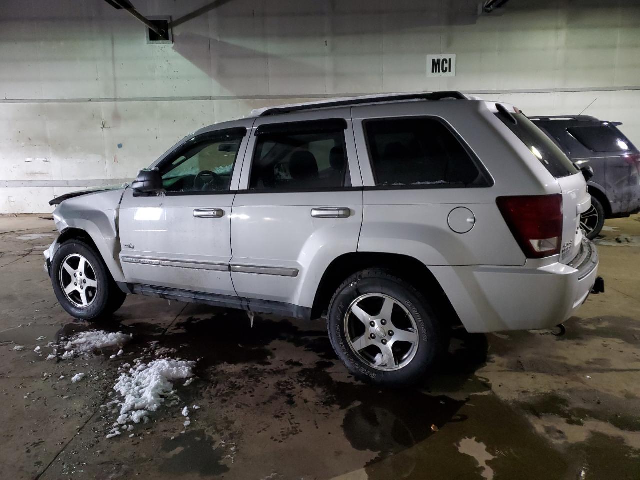 2006 Jeep Grand Cherokee - Image 2
