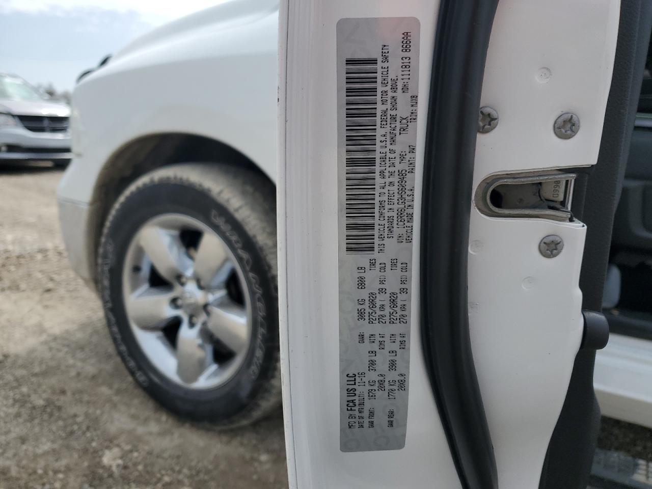 2017 RAM 1500 - Image 15