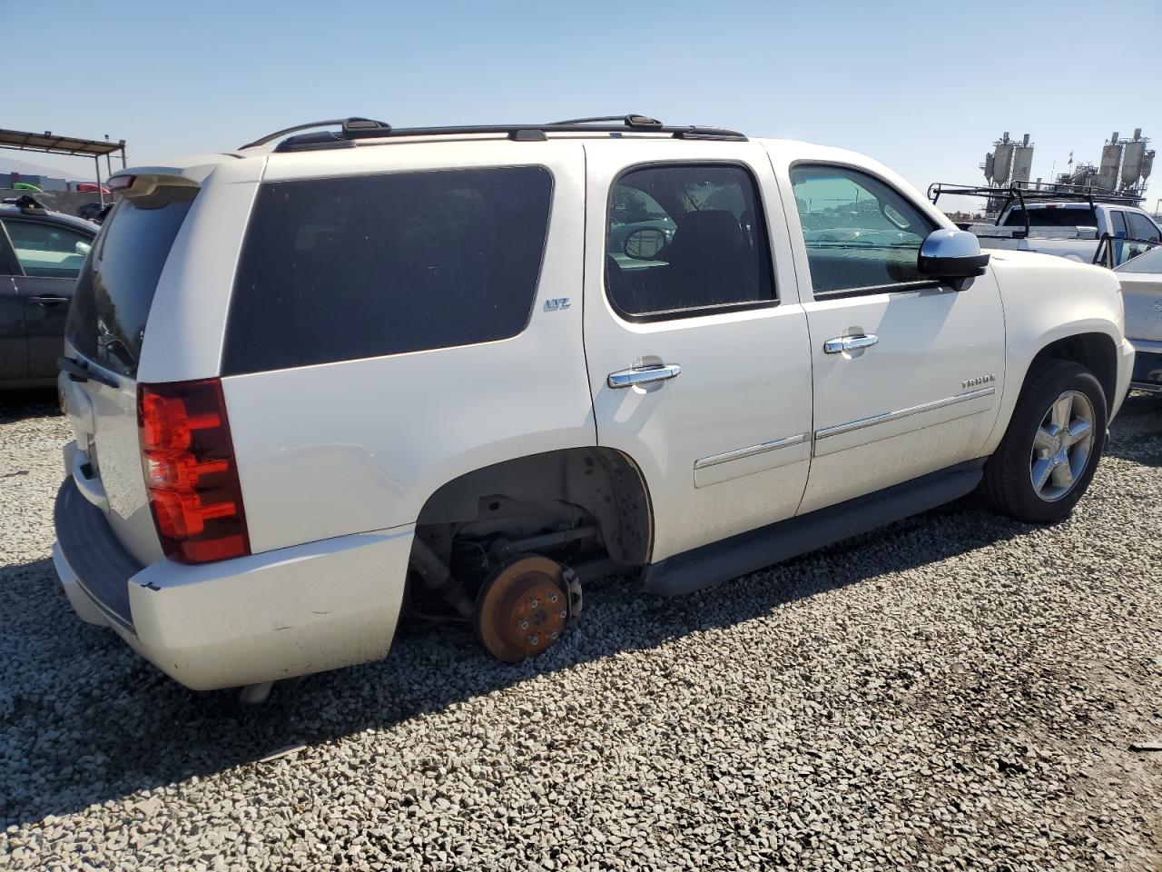 2013 Chevrolet Tahoe - Image 3