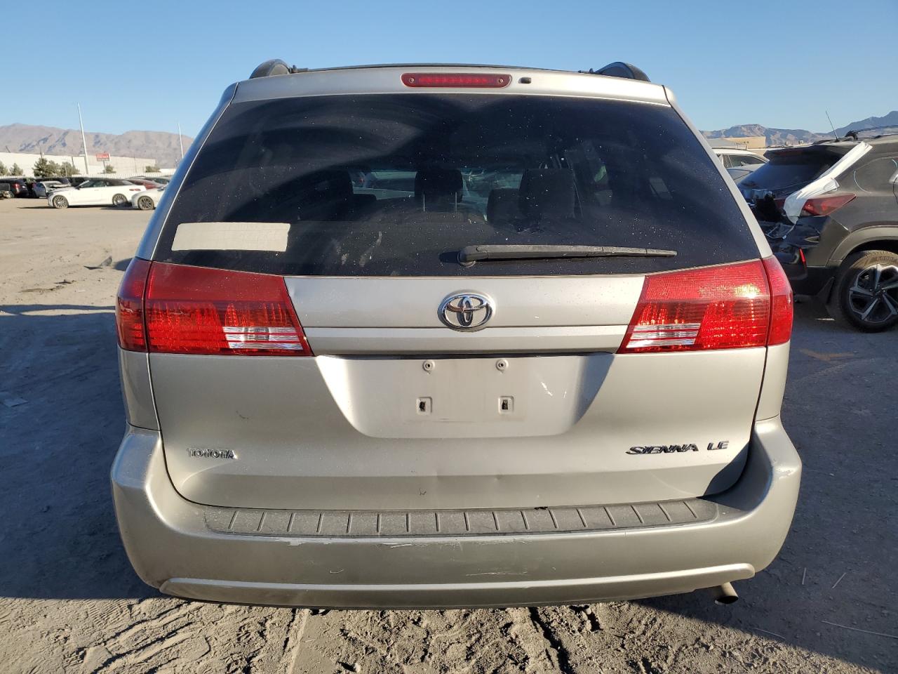 2004 Toyota Sienna - Image 6