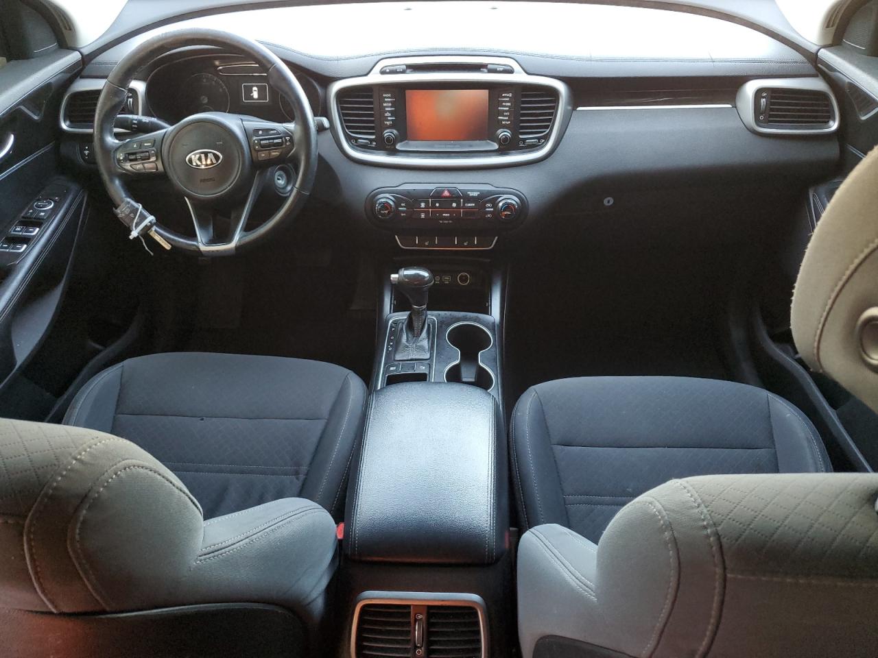 2017 Kia Sorento - Image 8