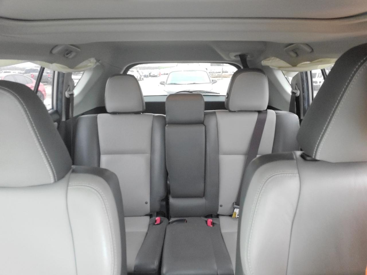 2015 Toyota RAV 4 - Image 10
