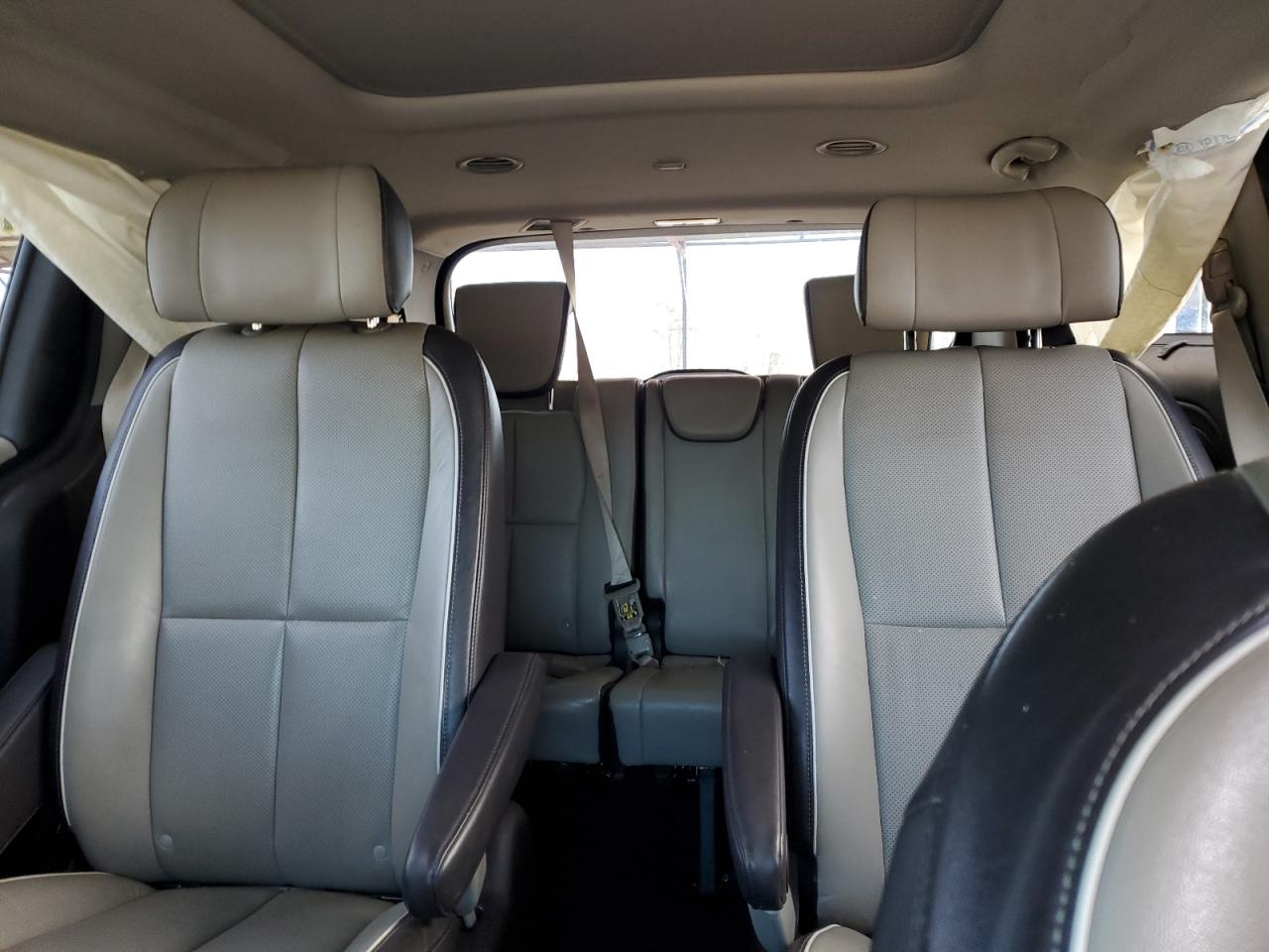2016 Kia Sedona - Image 10