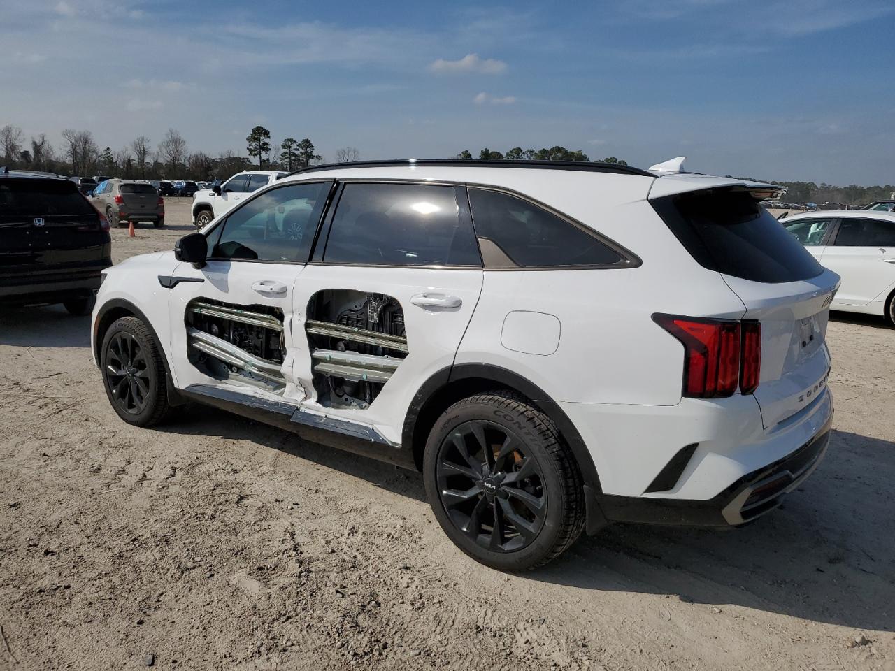 2022 Kia Sorento - Image 2