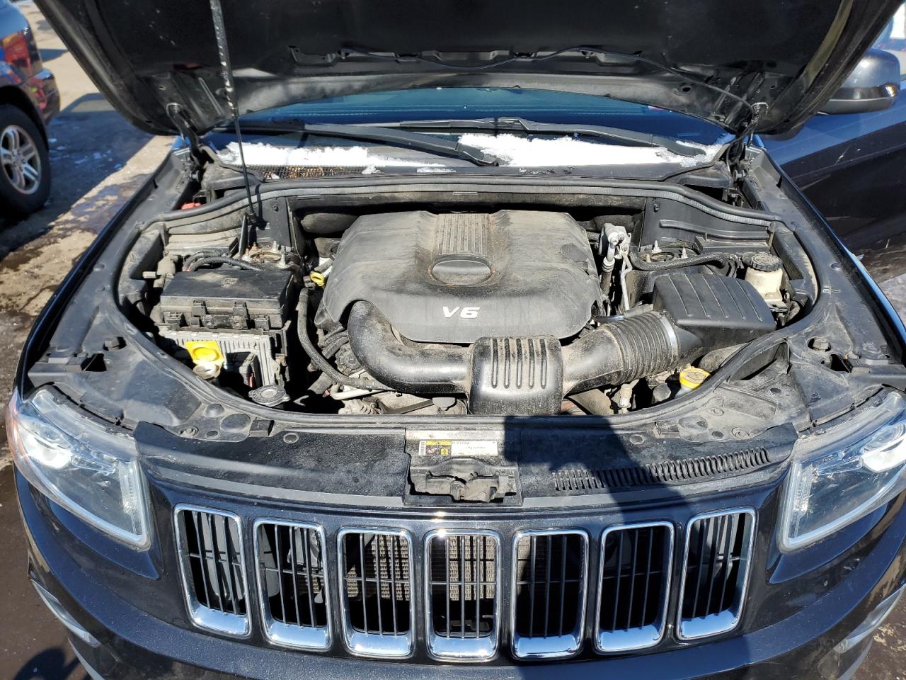 2015 Jeep Grand Cherokee - Image 12