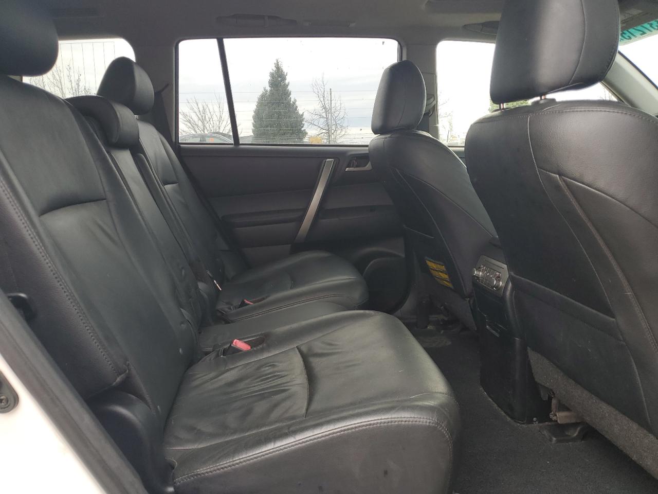 2013 Toyota Highlander - Image 11